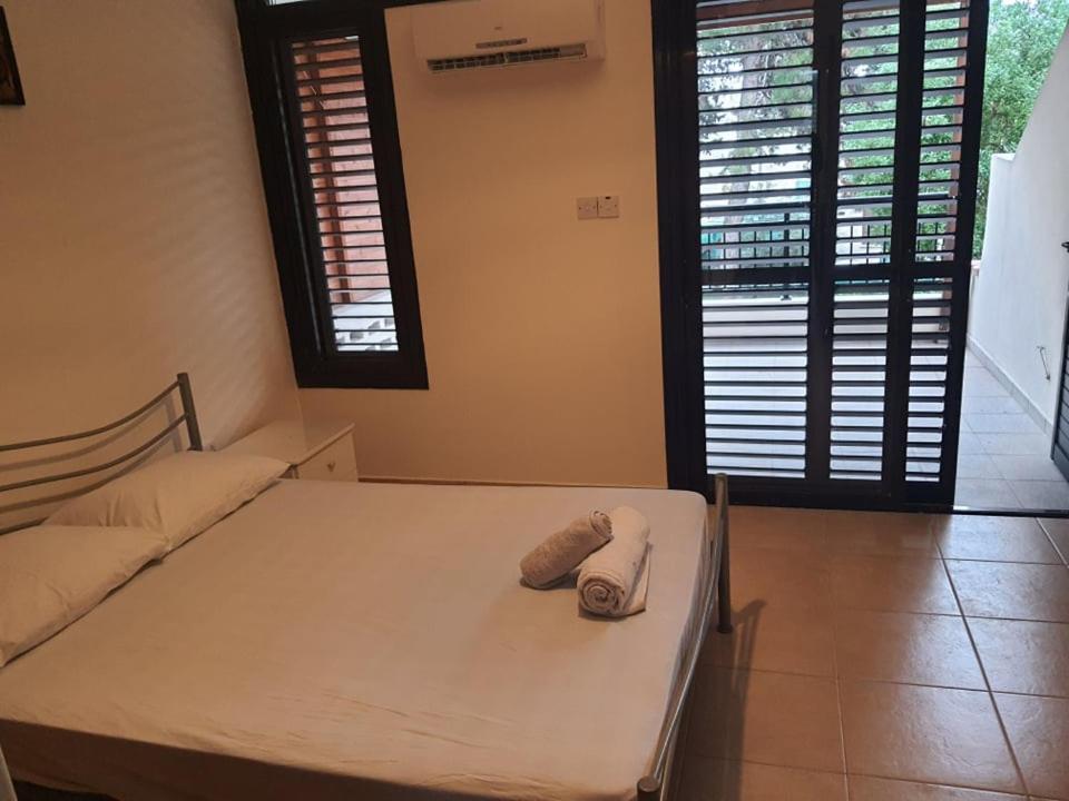 Lovely 2 Bedrooms In The Tourist Area In Paphos . Extérieur photo