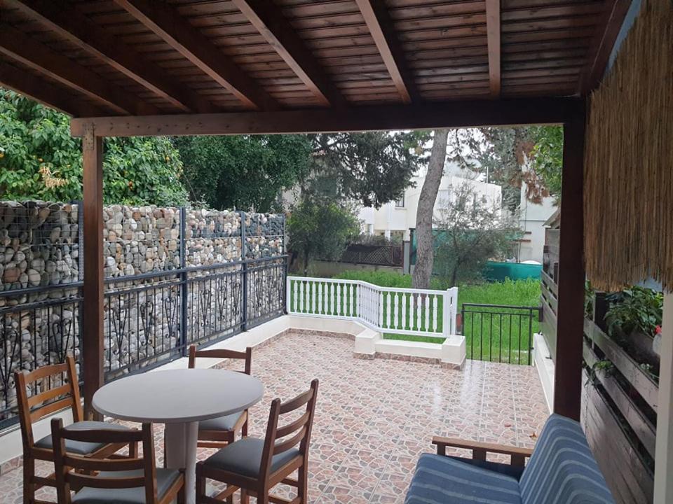 Lovely 2 Bedrooms In The Tourist Area In Paphos . Extérieur photo
