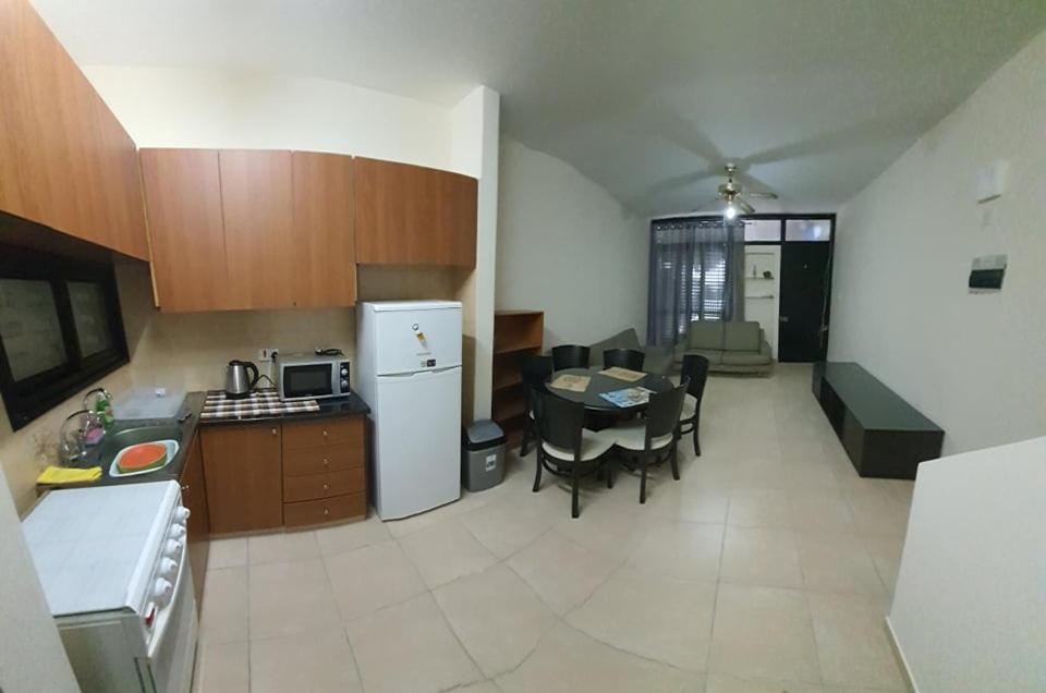Lovely 2 Bedrooms In The Tourist Area In Paphos . Extérieur photo