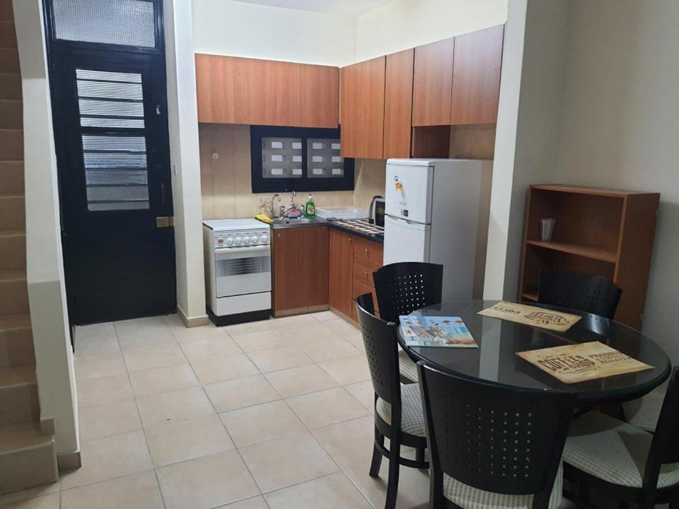 Lovely 2 Bedrooms In The Tourist Area In Paphos . Extérieur photo