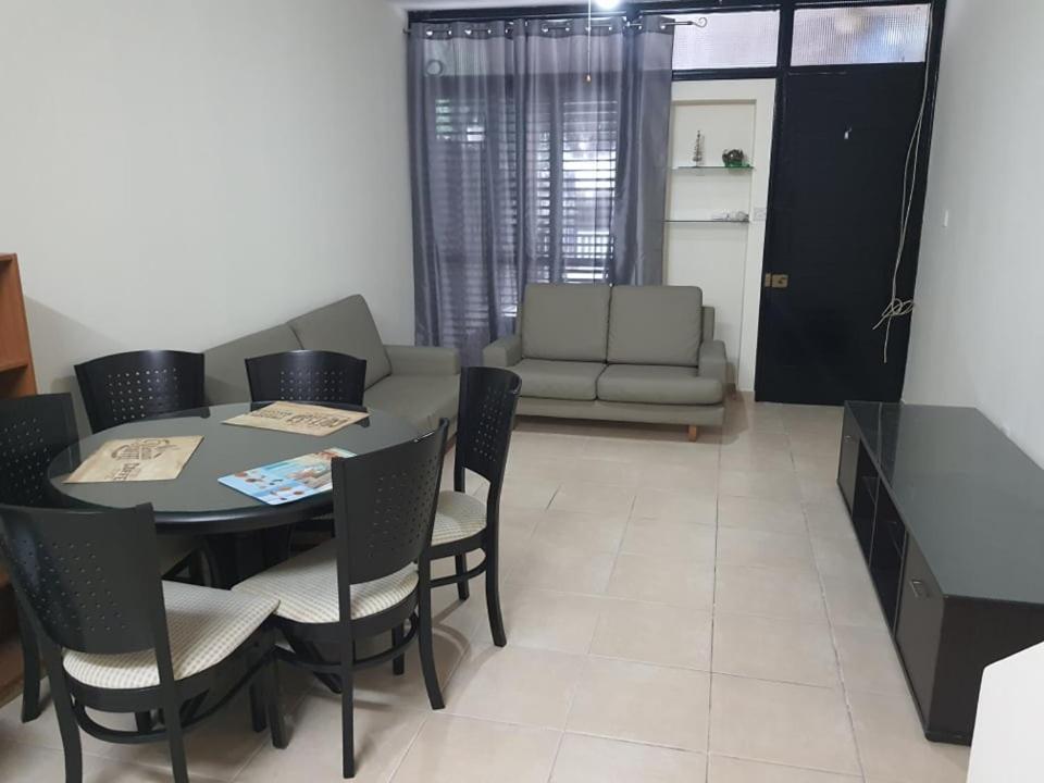 Lovely 2 Bedrooms In The Tourist Area In Paphos . Extérieur photo