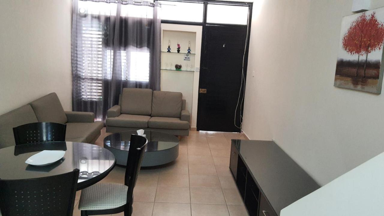 Lovely 2 Bedrooms In The Tourist Area In Paphos . Extérieur photo